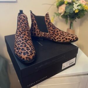 Freda Salvador Sleek Chelsea Ankle Boot - Cheetah Size 7